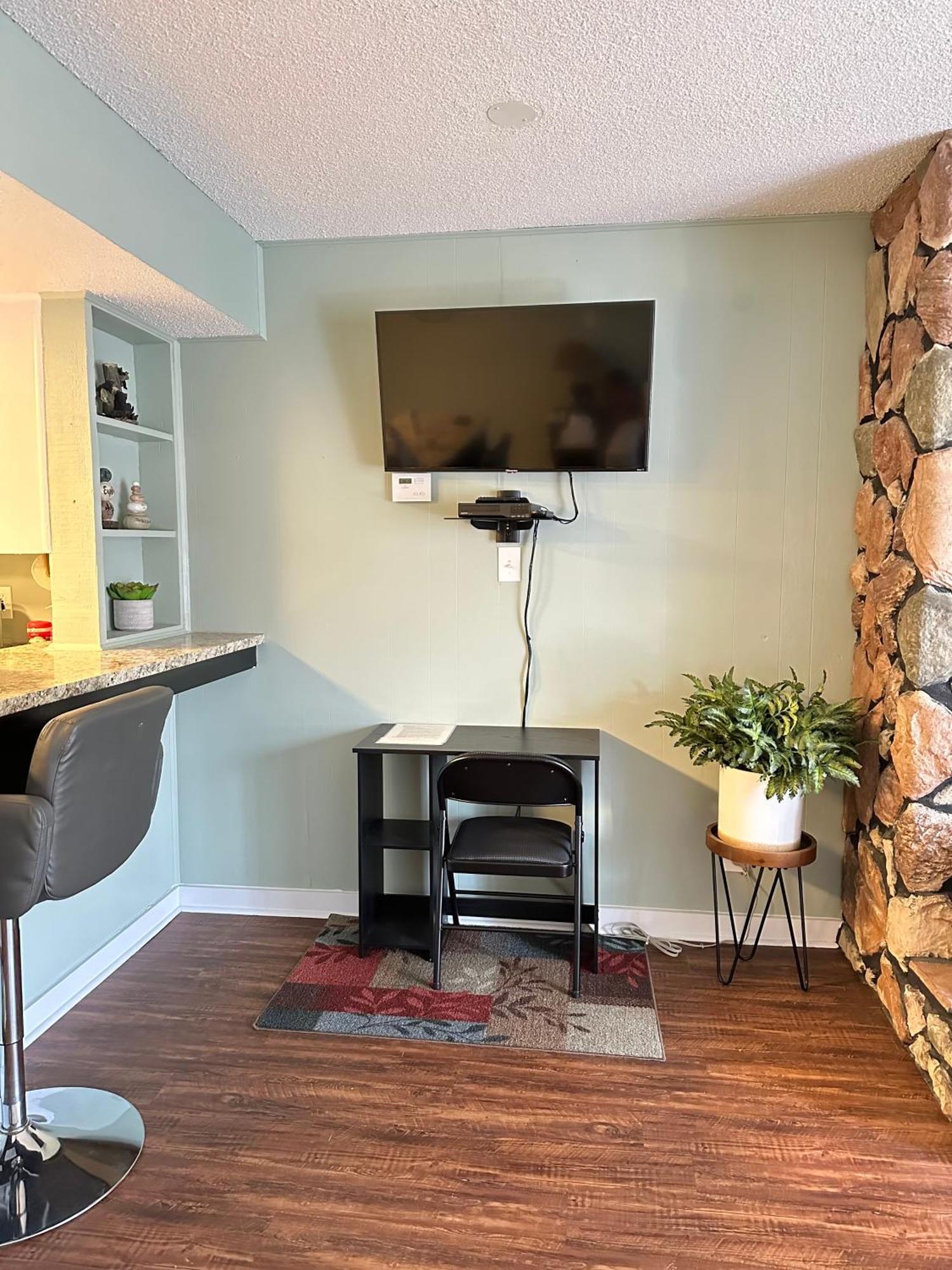 Bearadise Retreat At English Mountain Condo Sevierville Bagian luar foto